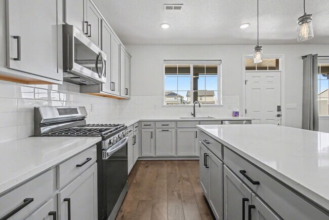 Foto del edificio - 16806 E 118th Dr