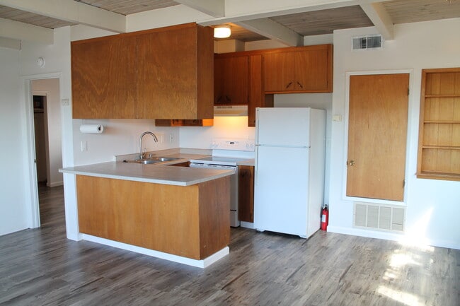 Building Photo - 272 Sea Ridge Rd