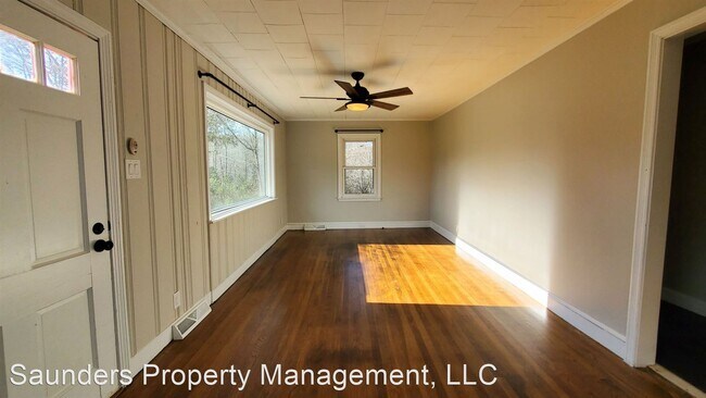 Foto del edificio - 3 br, 1 bath House - 4433 Carlton Circle
