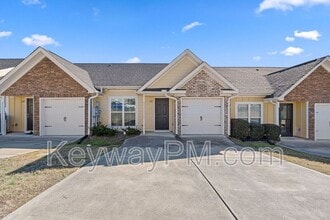 Building Photo - 626 Vista Dr