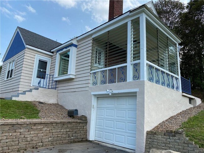 Building Photo - 1608 Euclid Ave