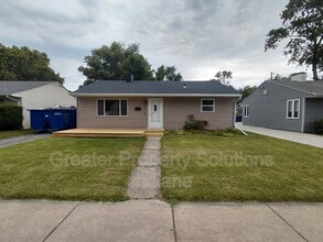 Building Photo - 8118 Robertson Pl