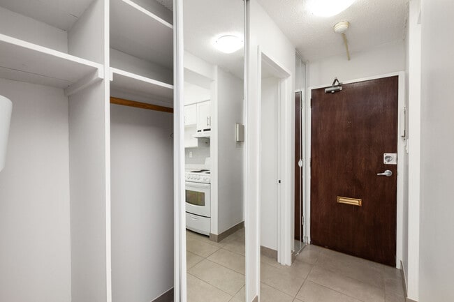 Building Photo - Harbourview