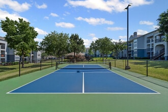 Benton Pointe apartments — community photo - Benton Pointe