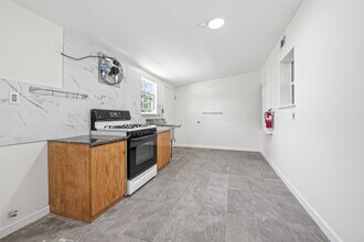 Building Photo - 7950 Longridge Dr