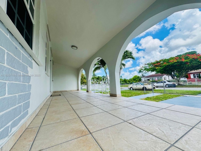 Photo - 115 W 37th St House