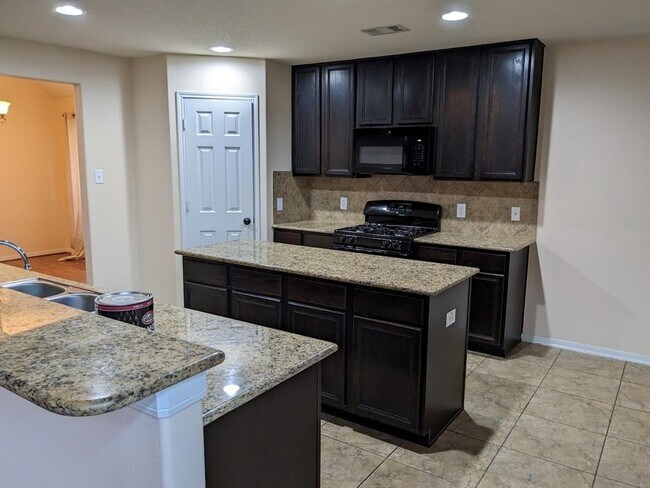 Building Photo - 18710 Cypress Lake Village Dr