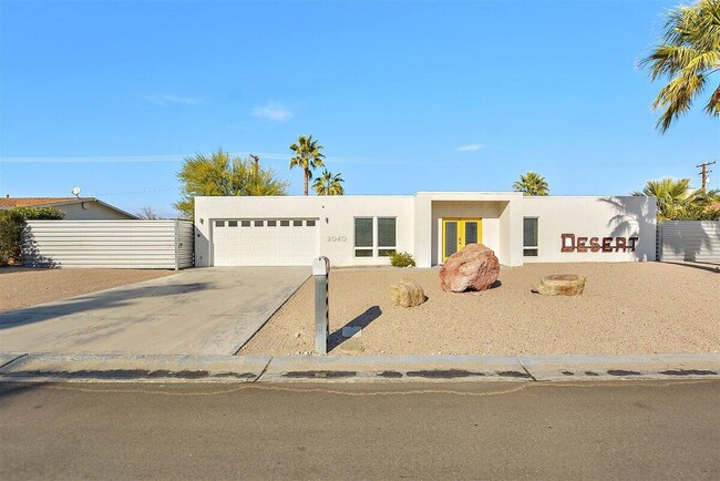 Building Photo - 2040 E Joyce Dr