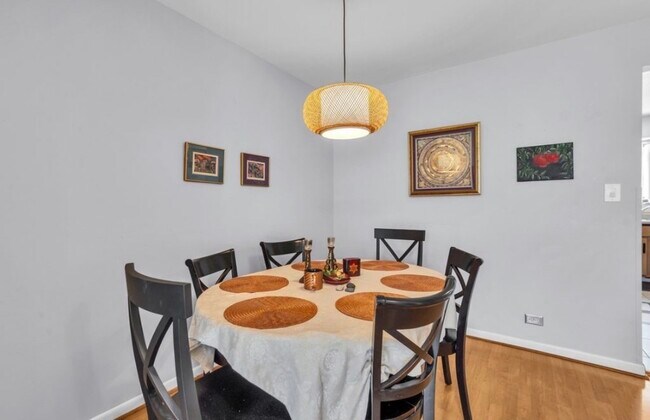 Foto del edificio - 9405 Bay Colony Dr