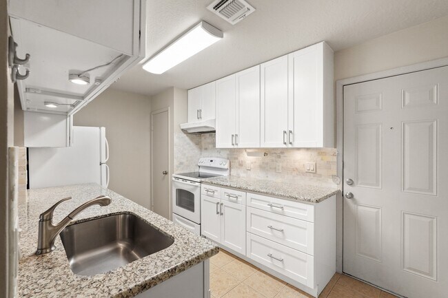 Foto del edificio - 10834 Lynbrook Dr