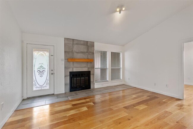 Building Photo - 2520 Quarry Rd