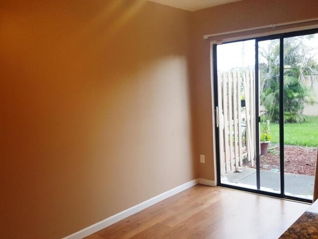 Building Photo - 604 Casa Park Ct #A