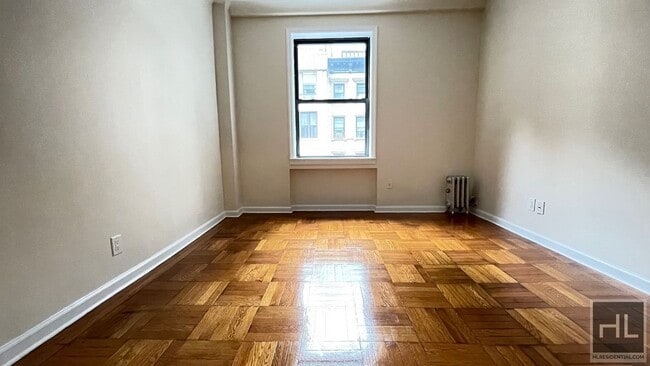 Building Photo - 2 Bedroom 1 Bath Apartment In Midtown $5,8...