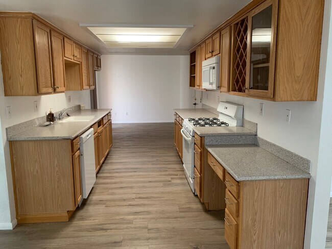 Building Photo - Reduced!!  Sierra Bonita 55 and older only