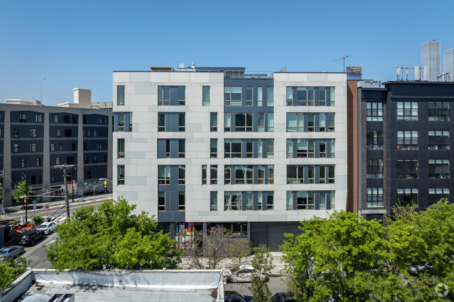Building Photo - 400 Newark Ave