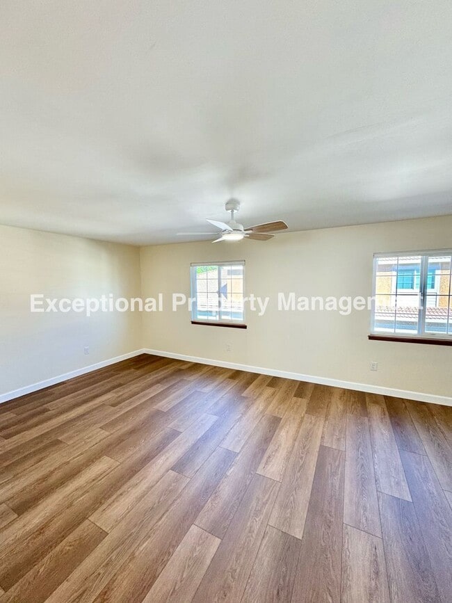 Foto del edificio - Ready to move in 2 bedroom 3 bath townhome