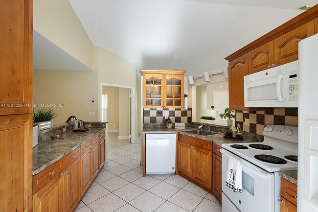 Foto del edificio - 20770 NW 1st St