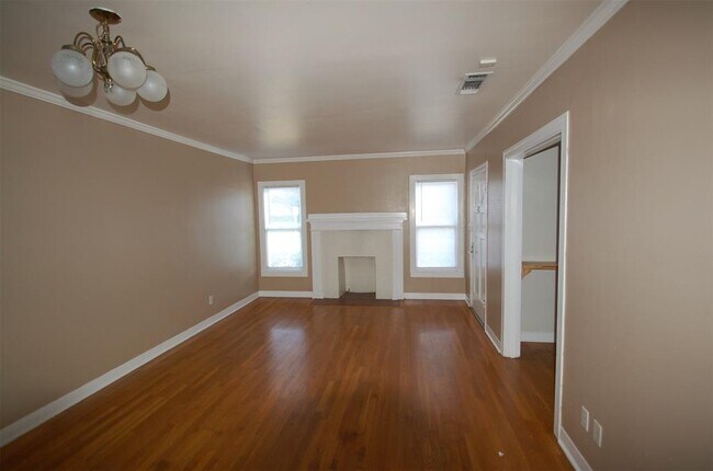 Building Photo - 4201 Birchman Ave
