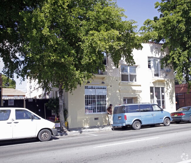 Foto del edificio - 1735 SW 8th St