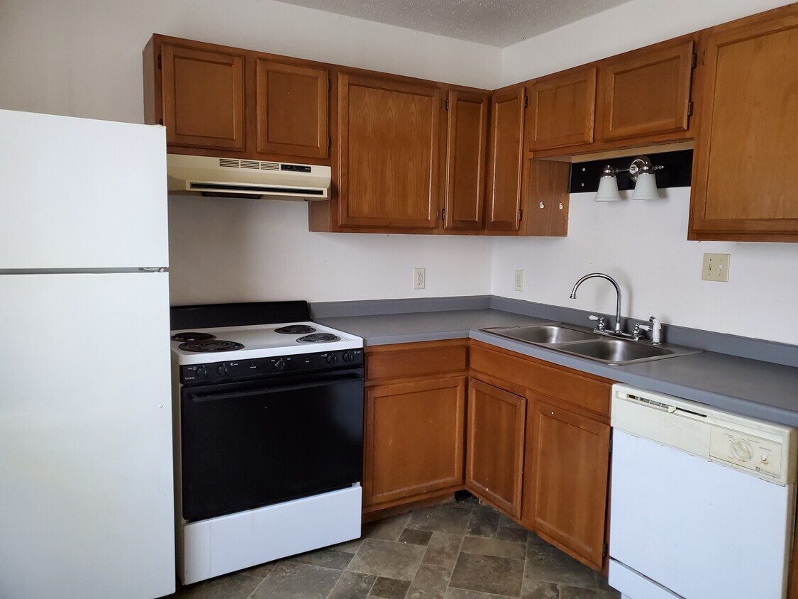 Kitchen - 2203 Nichole Ln