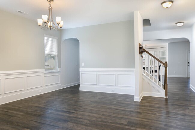 Building Photo - 588 Angel Oak Dr