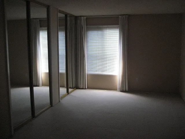 Building Photo - 5575 E Evergreen Blvd