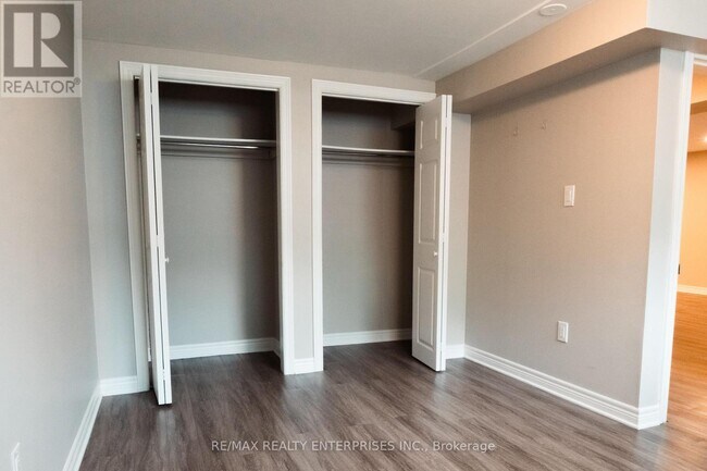 Building Photo - 8 Salmond Ct