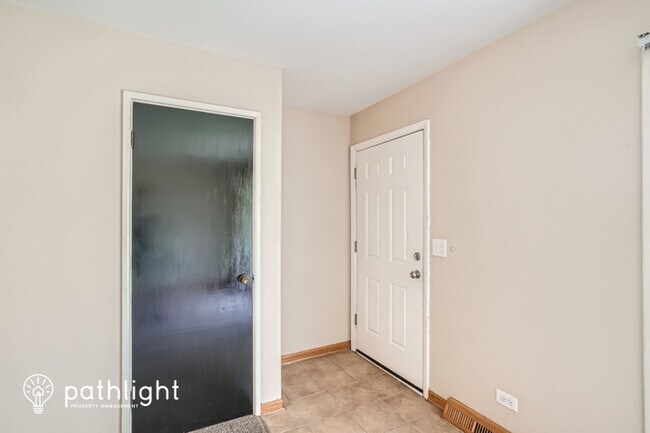 Foto del edificio - 15235 Hiawatha Trail, Orland Park, IL, 60462