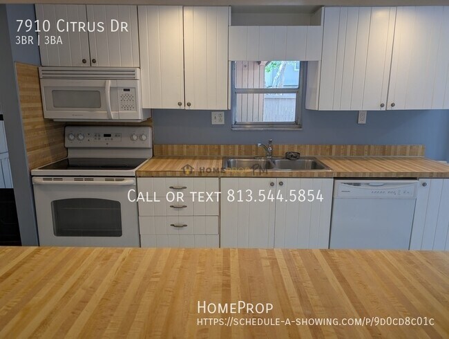 Foto del edificio - 7910 Citrus Dr
