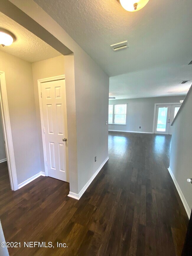 Foto del edificio - 7147 Newman Lake Ct