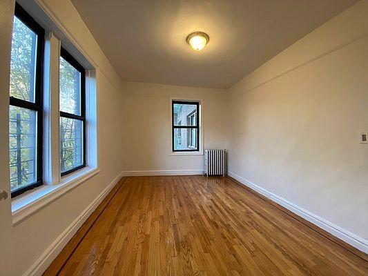 Foto del edificio - 3 bedroom in Bronx NY 10468