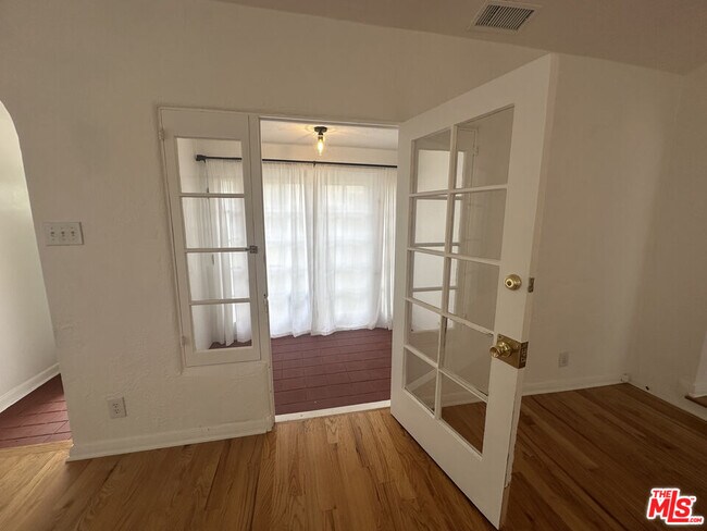 Foto del edificio - 1450 S Wooster St