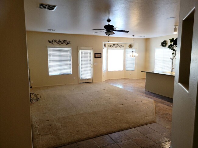 Building Photo - Highland Ranch / Power and Guadalupe