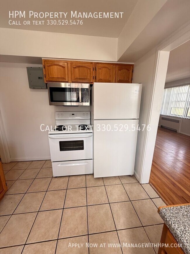 Foto del edificio - 3270 Warrensville Center Rd