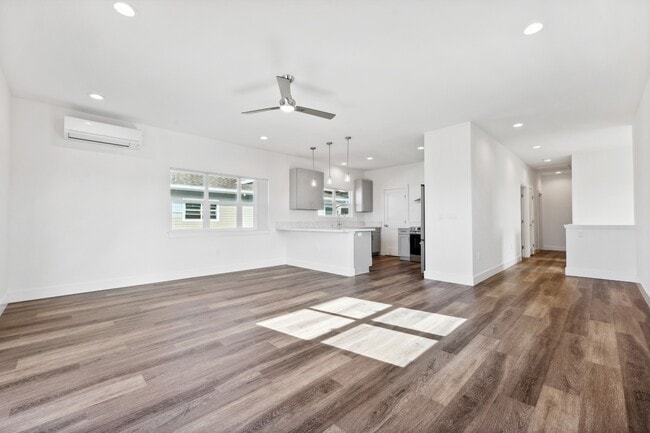 Building Photo - 22 Maiaku St