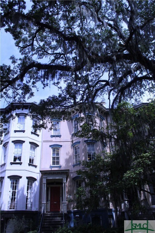 116 E Gaston St Unit 3rd Floor, Savannah, GA 31401 Condo for Rent in Savannah, GA