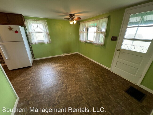 Foto del edificio - 3 br, 1 bath House - 4703 Fake Rd
