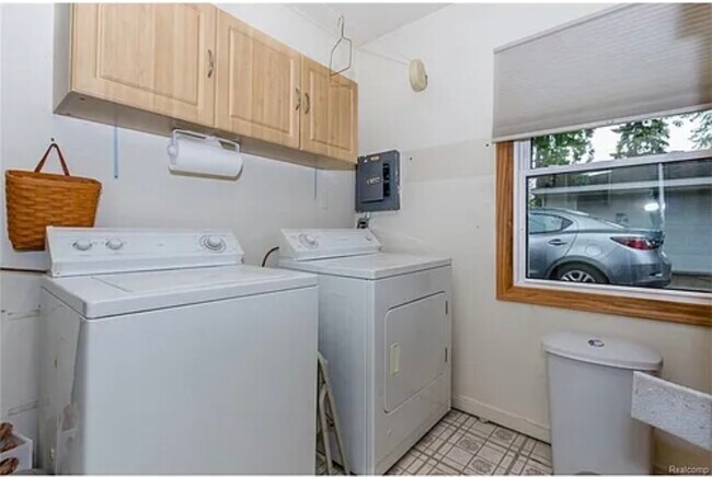 Foto del edificio - 7252 Fenton St