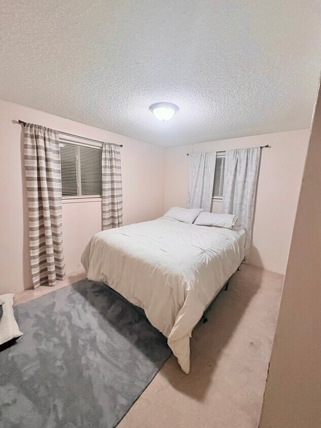 Foto principal - 795 Oak Knoll Dr