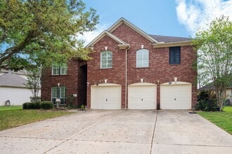 Building Photo - 1823 Blue Water Bay Dr