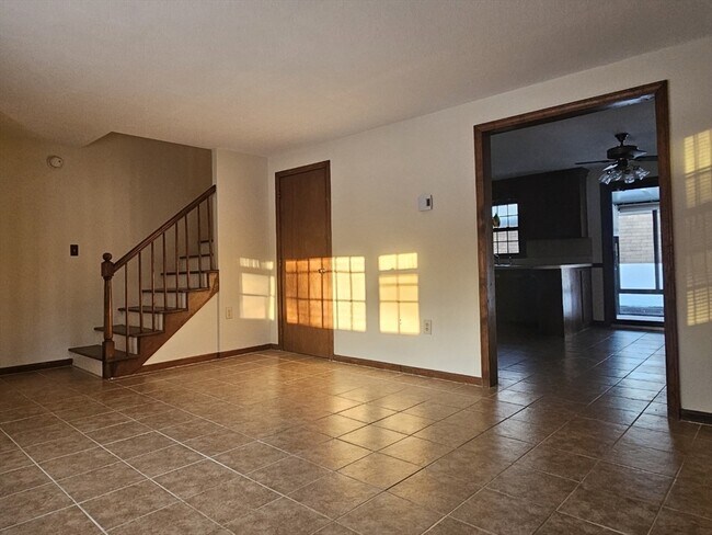 Building Photo - 27 Summer St