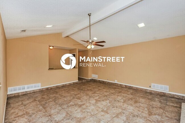 Building Photo - 3 Bedroom Pet-Friendly Home in Fort Worth, TX with Main Street Renewal