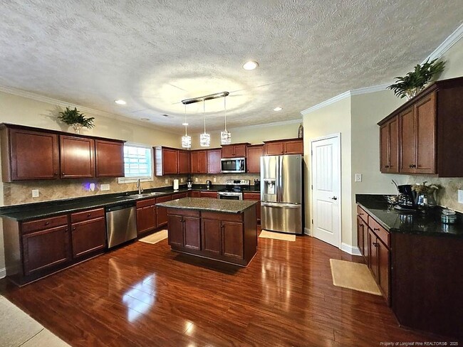 Foto del edificio - 3911 Watford Way