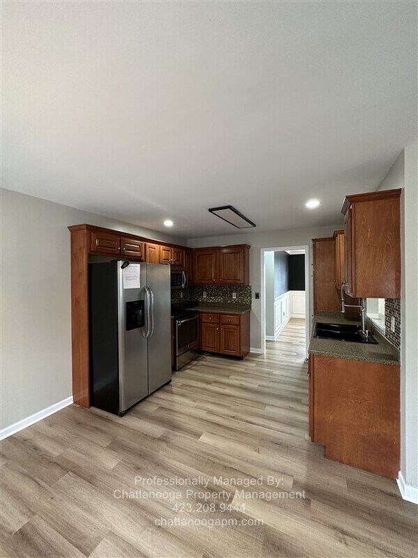 Foto del edificio - 8245 Witherow Way