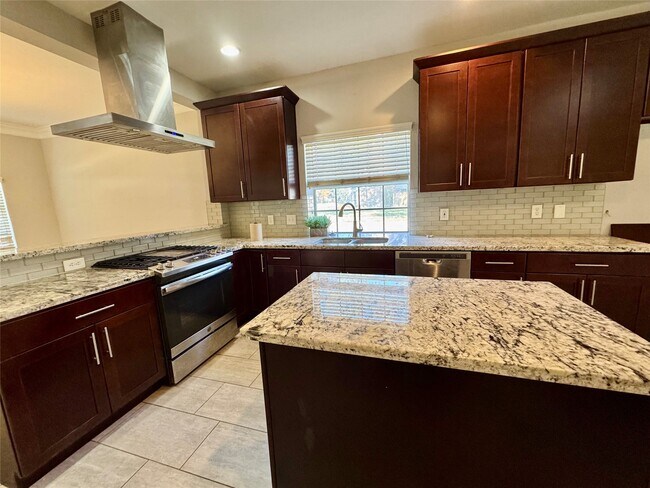 Building Photo - 5722 Fort Sumter Ln