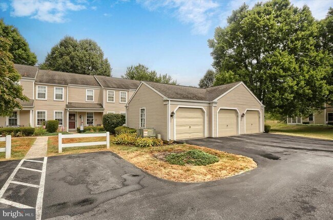 Foto del edificio - 802 Cambridge Ct