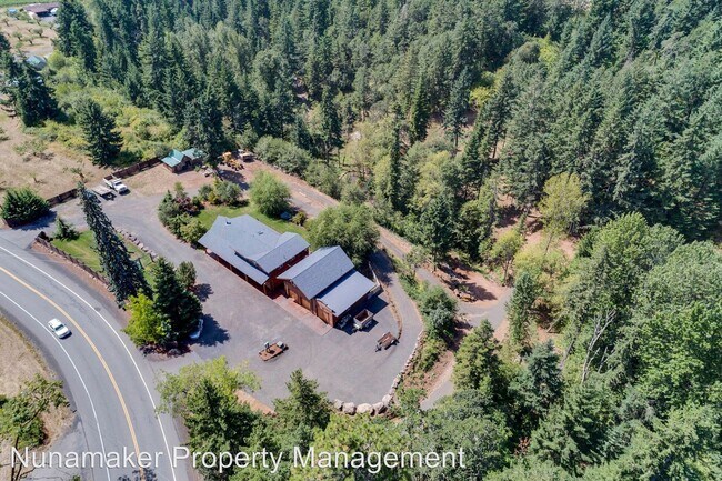 Building Photo - 3 br, 2.5 bath House - 121 Snowden Road