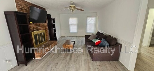 Foto del edificio - 438 Blue Rock Dr