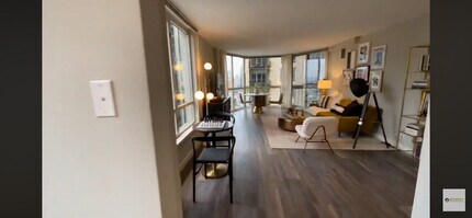 Building Photo - 40 E Delaware Pl