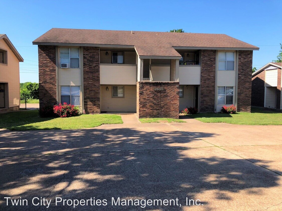 Primary Photo - 2603 Pecan Knoll St
